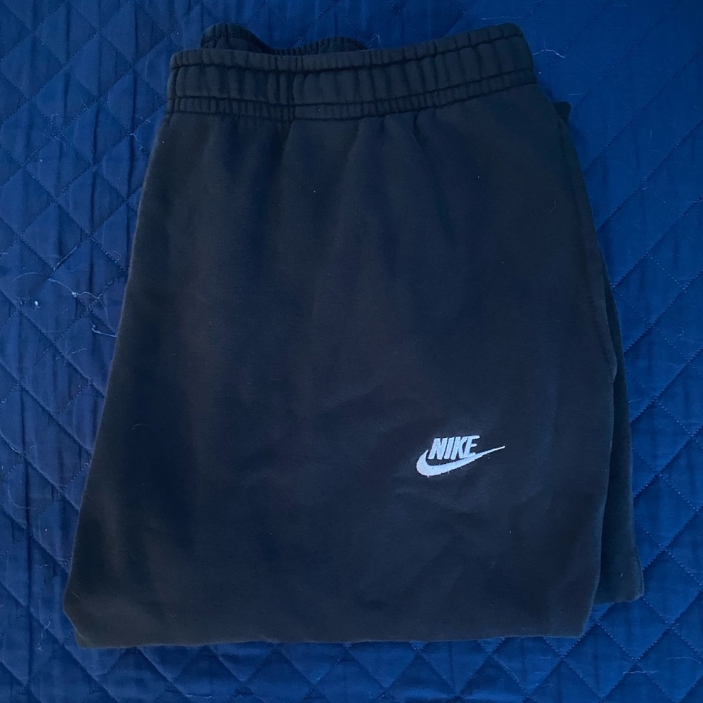 NIKE SWEATPANTS